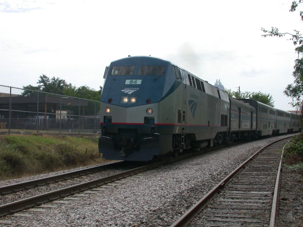 AMTK 84  27Aug2004  NB Train 22 (Texas Eagle) approaching Orchard Street grade crossing